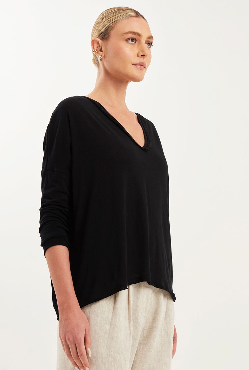 blusa_polmaise_preta_lateral