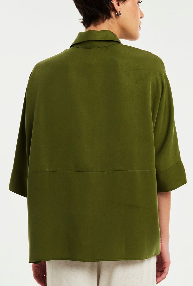 camisa-ampla-verde-costas