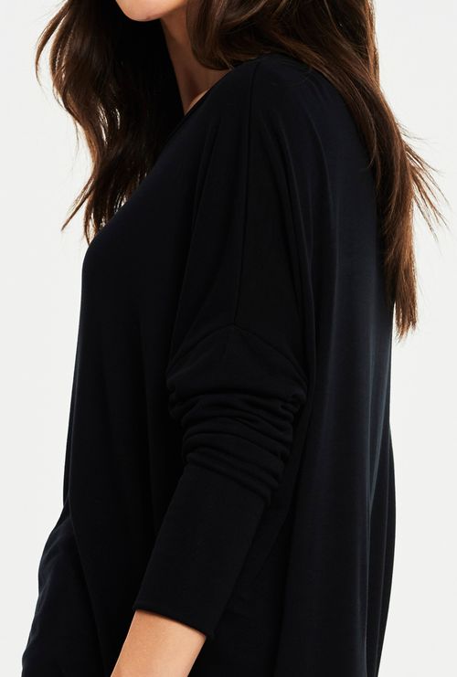 Blusa Badajoz em Viscose Ampla Preta