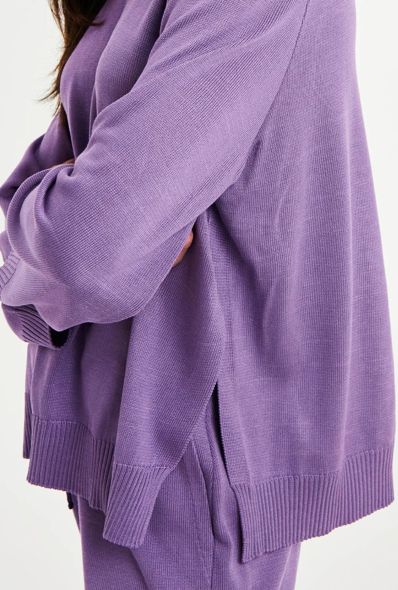 blusa-trico-lilas-fenda-lateral-fenda
