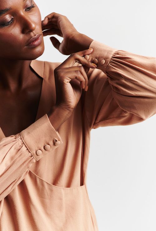 Blusa Manga Longa Transpassada Visby Nude