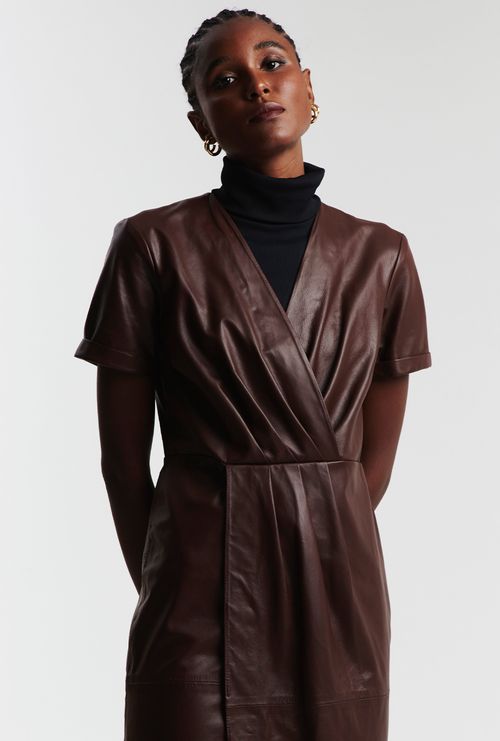 Vestido Couro Midi Manga Curta Tolanaro Marrom
