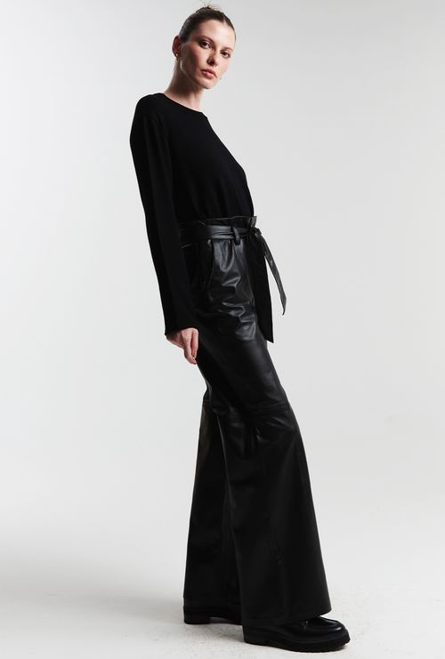 Calça Couro Pantalona Lindi Preto