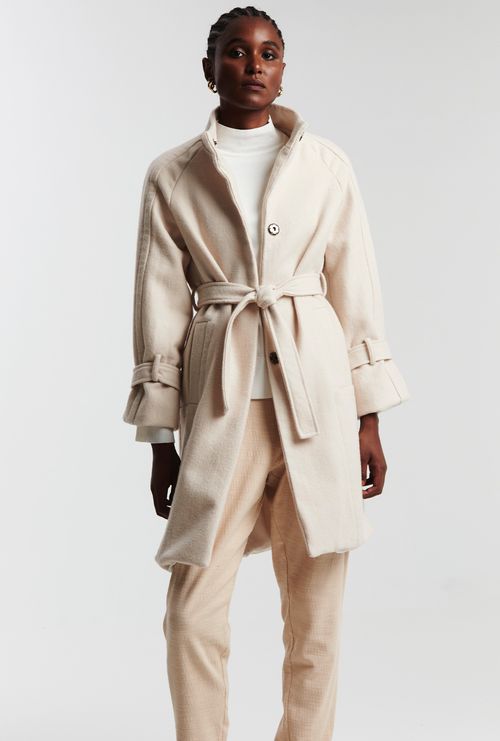 CASACO MOJAVE LONGO GOLA ALTA EM LÃ OFF WHITE