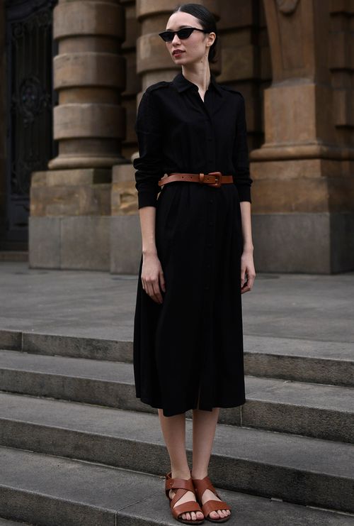 Vestido Midi com Martingale Asgard Preto