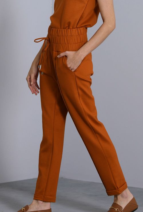 Calça moudania em viscose carrot ocre