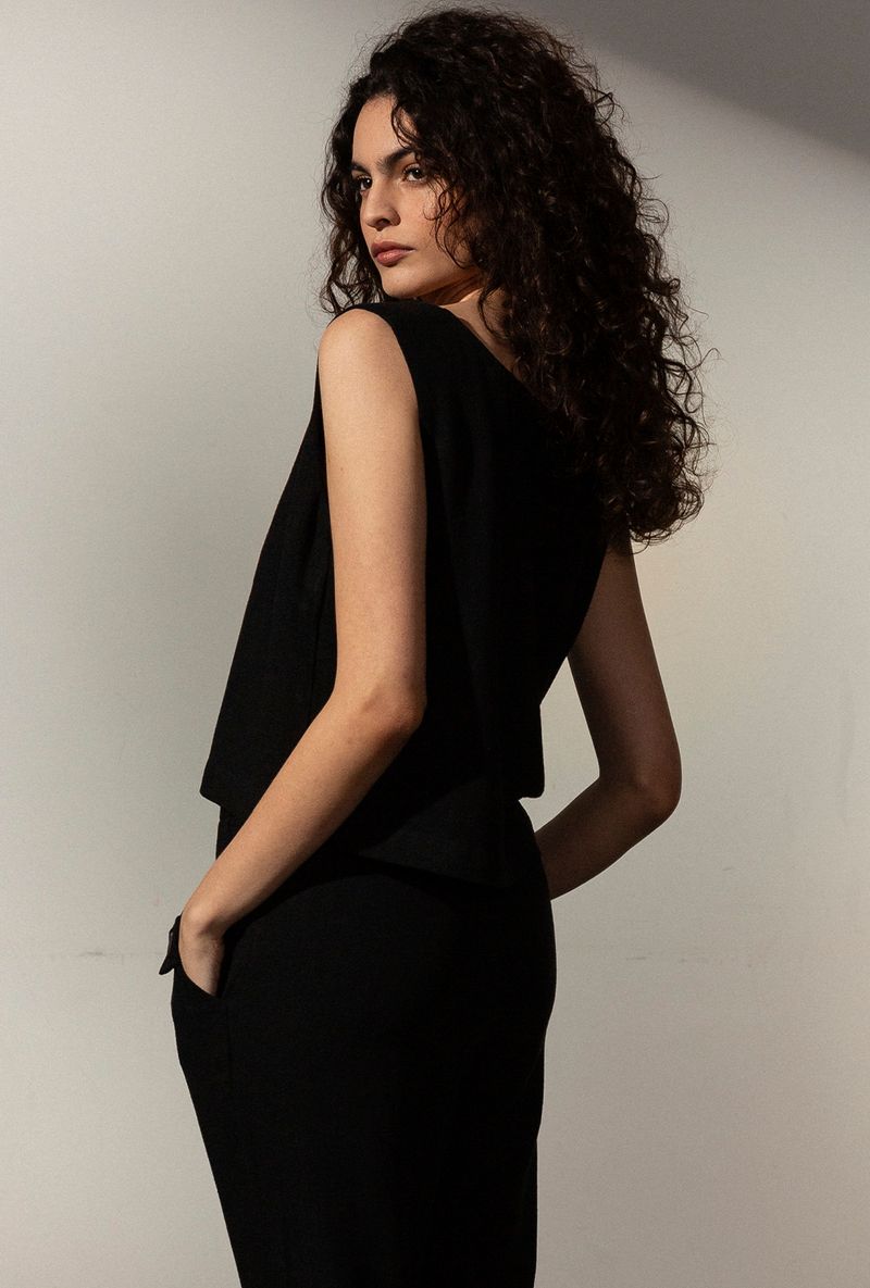 regata-agilqua-preto-costas