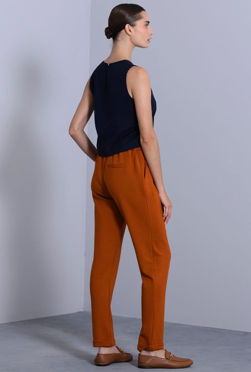 Calça navarro alfaiataria malha em viscose ocre