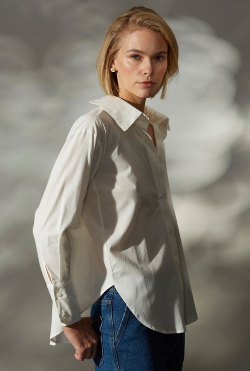 Camisa Antigua Detalhe de Couro Branca