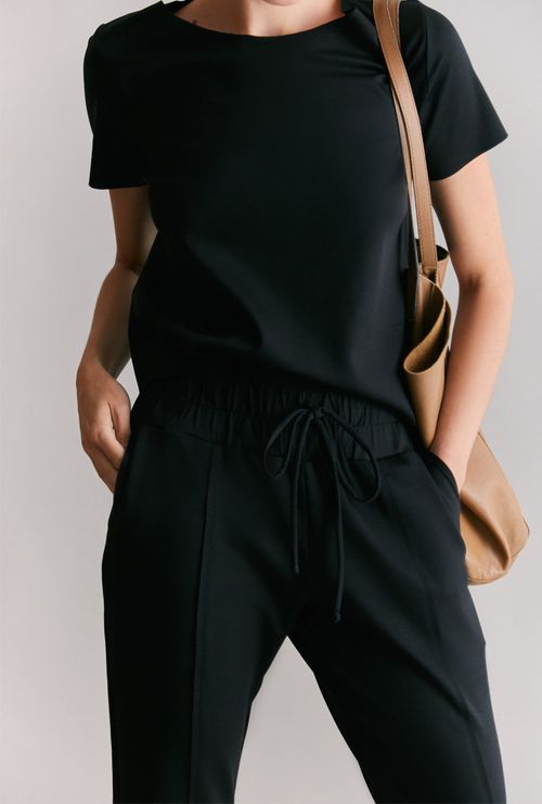 Calça Moudania em Lyocell Carrot Preto