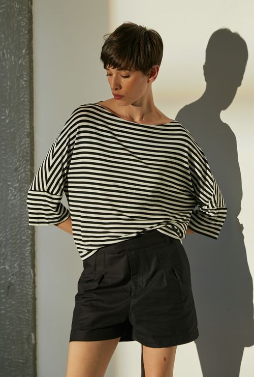 Blusa Organi em modal gola canôa listra preta