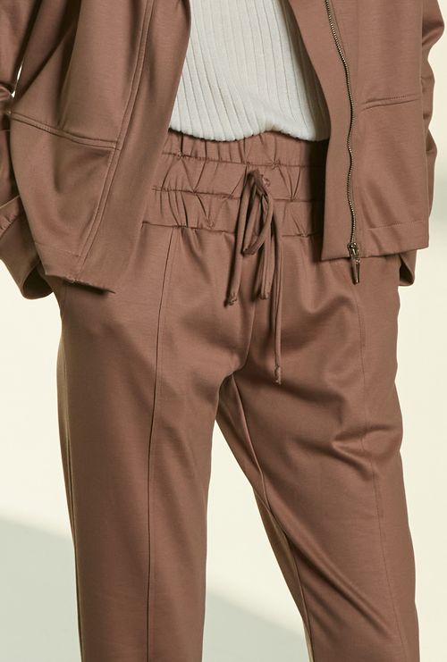 Calça Moudânia em lyocell avelã