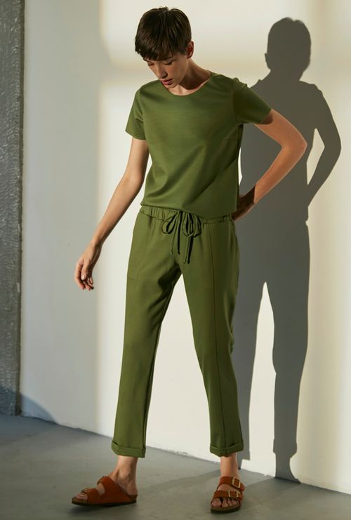 Calça Moudânia em lyocell alcaparra