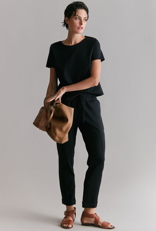 Calça moudânia em lyocell preto