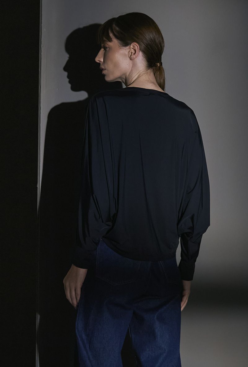Blusa-Binno---preta---costas