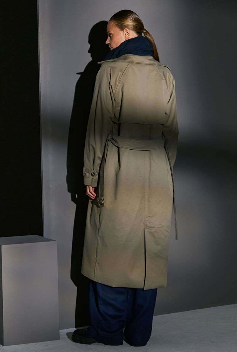 Trench-Birnie---caqui--costas