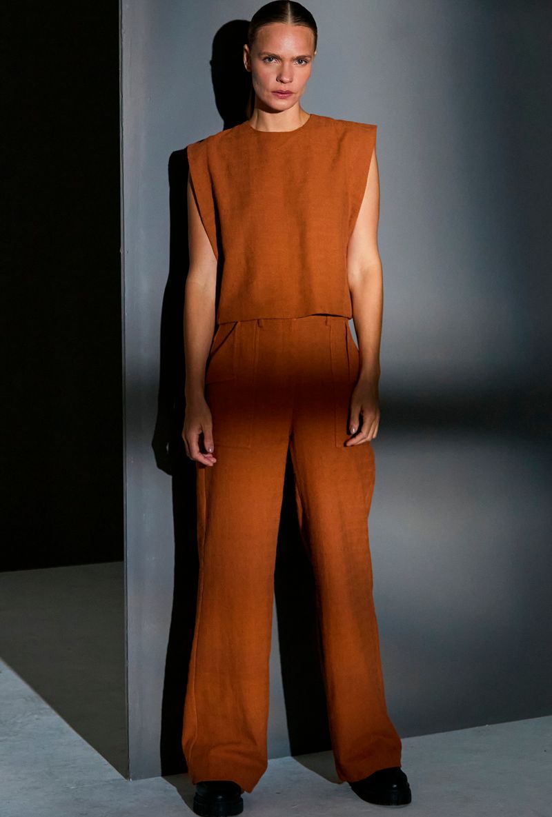 BLusa-Bikar---camelo---look