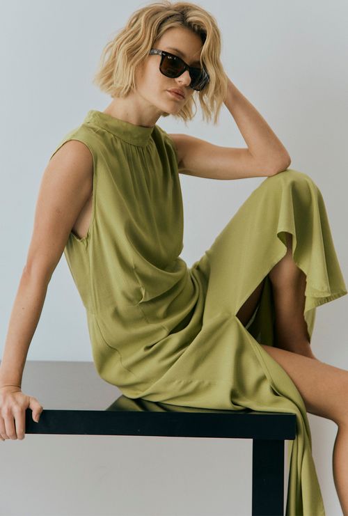 Vestido Midi com Fenda Vesúvio Verde