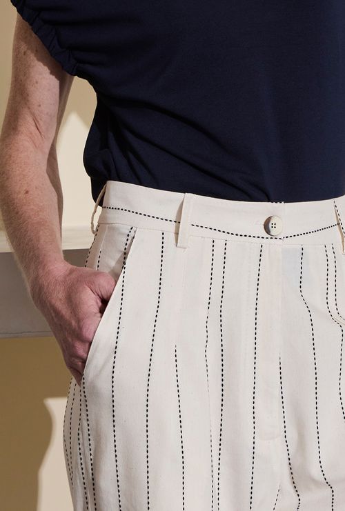 Calça Reta Alfaiataria Canareos Listra Preta