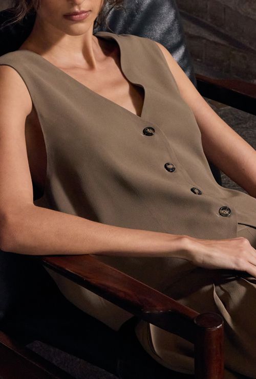 Colete Alfaiataria Campbell Crepe Patou Verde Musgo