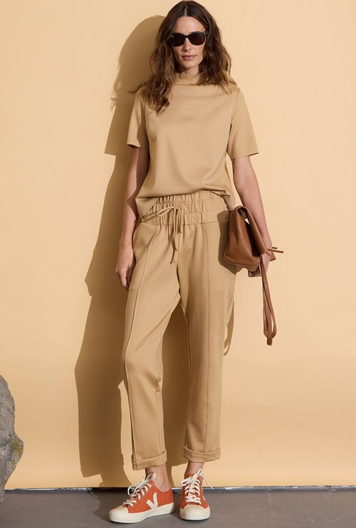 Blusa bolama gola alta bege