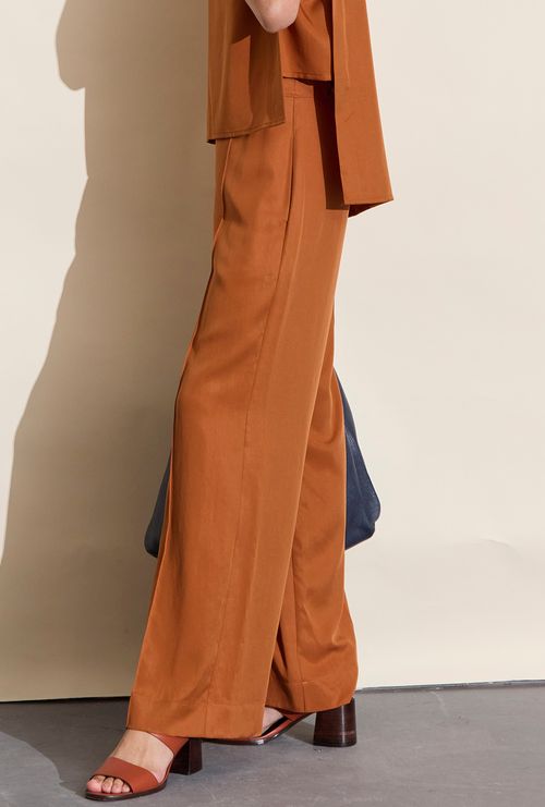 Calca Reta com Nervura Cala Telha