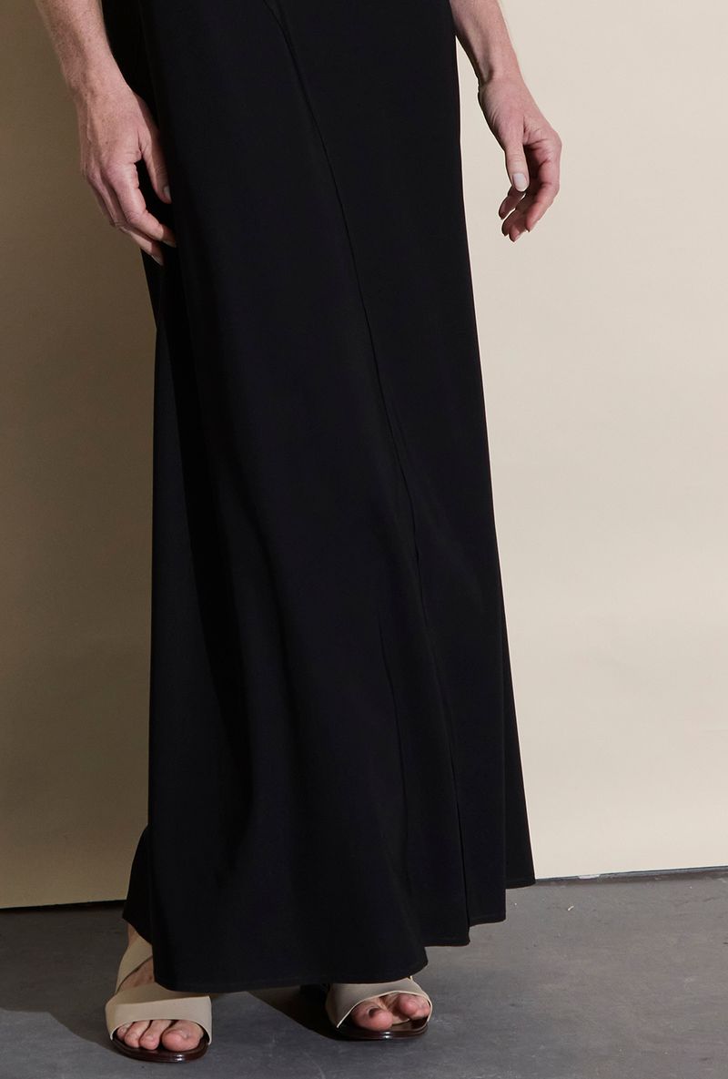 Vestido-Ceroe---preto---movimento