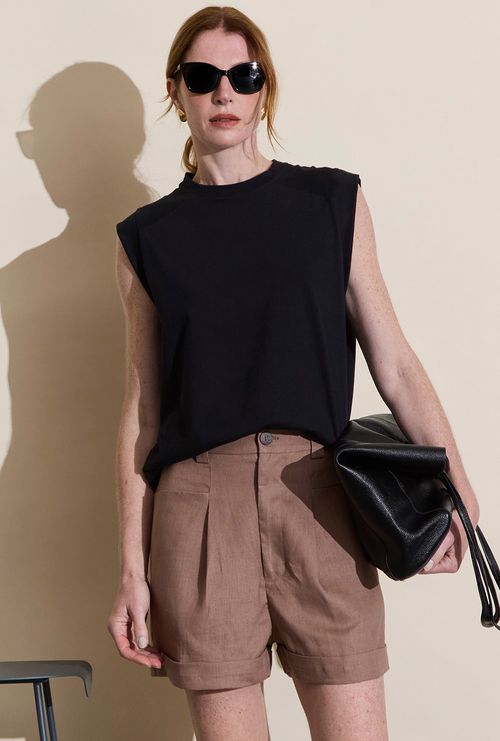 Shorts Marau Bolsos Embutidos 100% linho Marrom