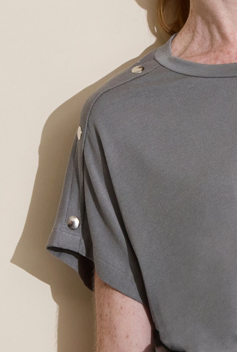 T-shirt-Calli---Cinza---detalhe