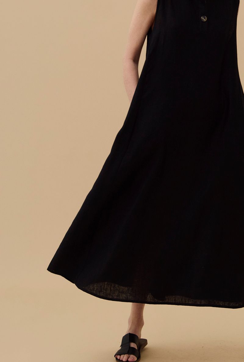 Vestido-Dominica---movimento---preto.jpg