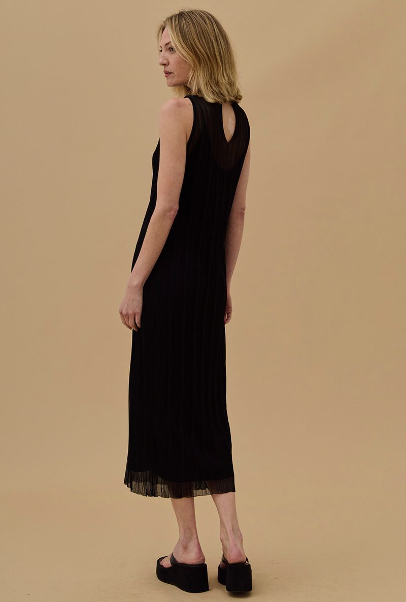 Vestido-Cold-Lake---preto---costas-look.jpg