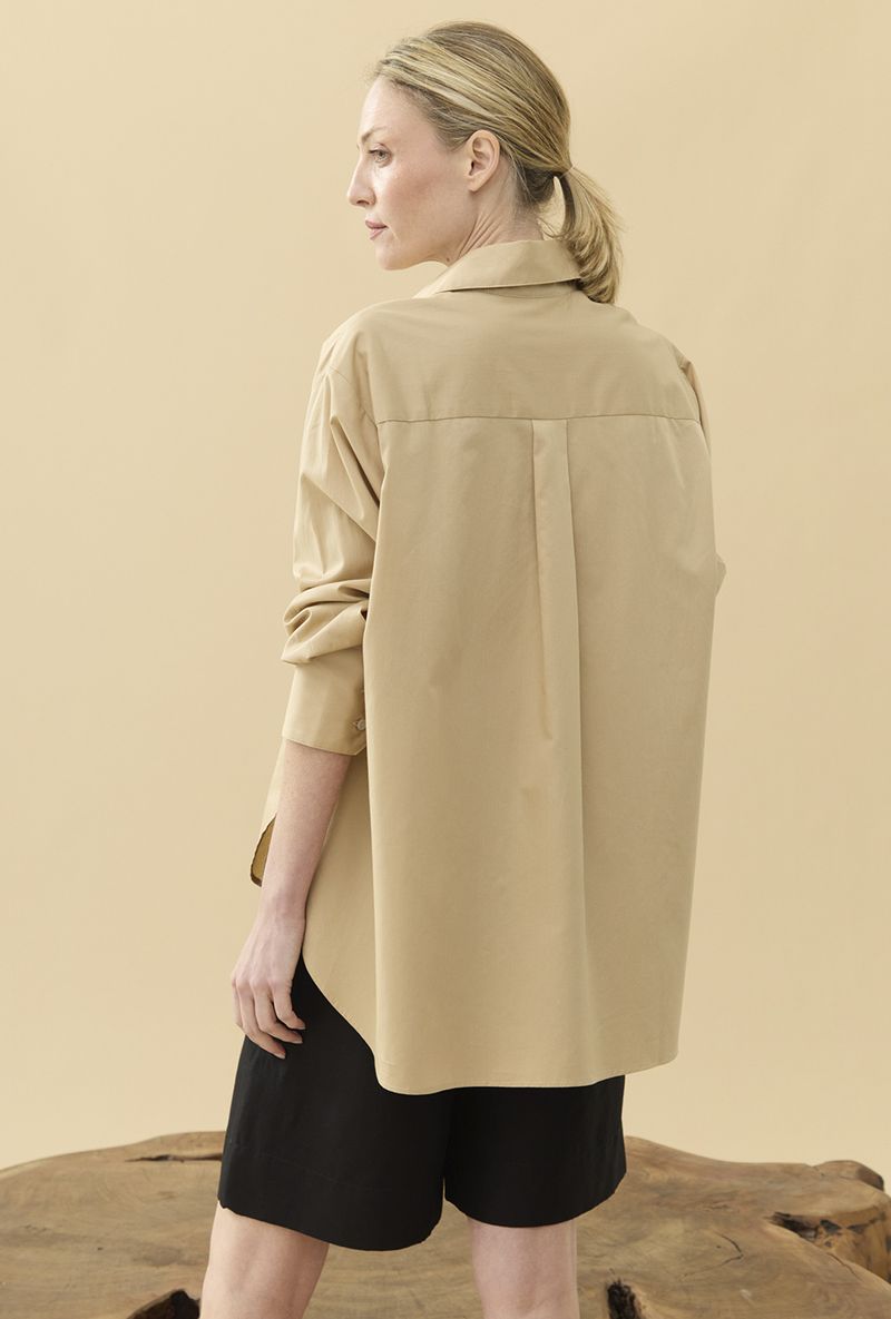 Camisa-Eliria--bege---costas.jpg