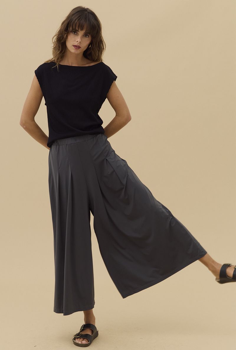 Regata-Esmerald---preto---look.jpg