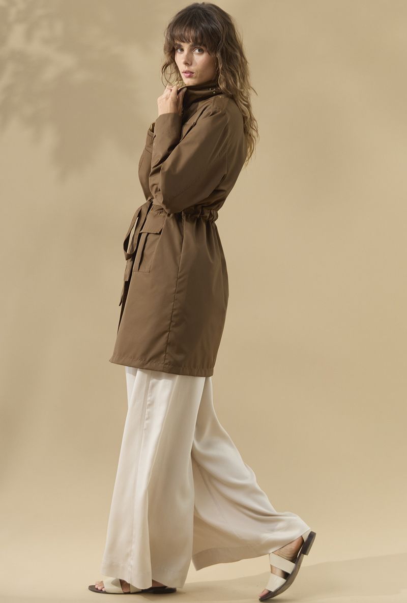 Trench-Emae---marrom---lateral.jpg
