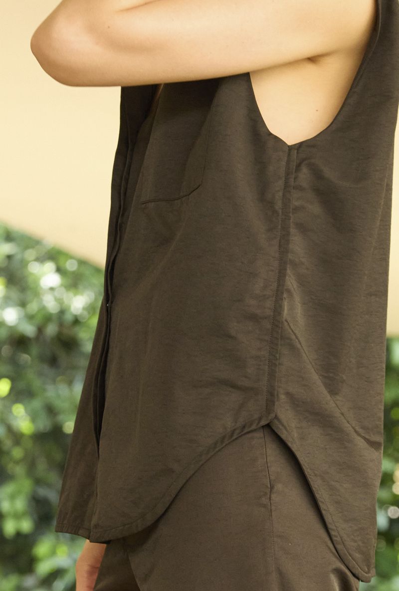 Camisa-Elobey---preta---lateral.jpg