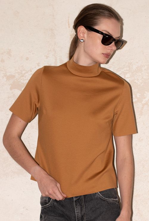 Blusa Bolama gola alta caramelo