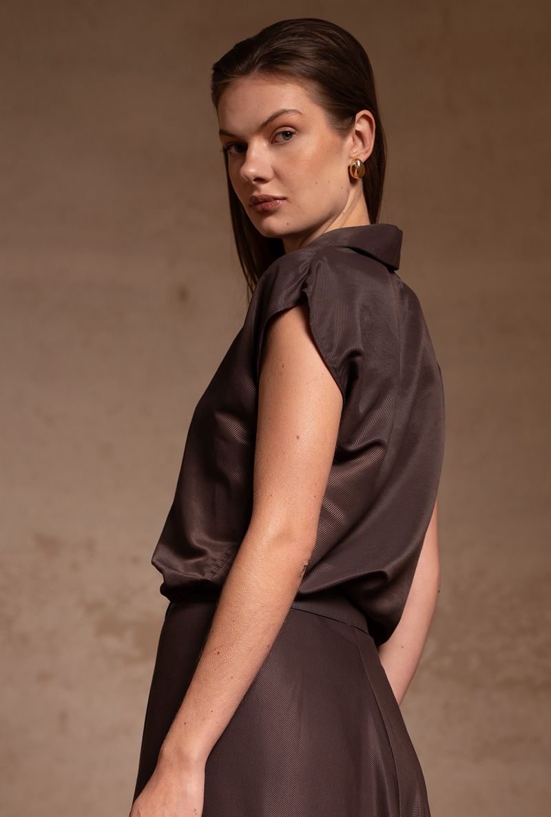 Marrom-Blusa-Erin-03.jpg