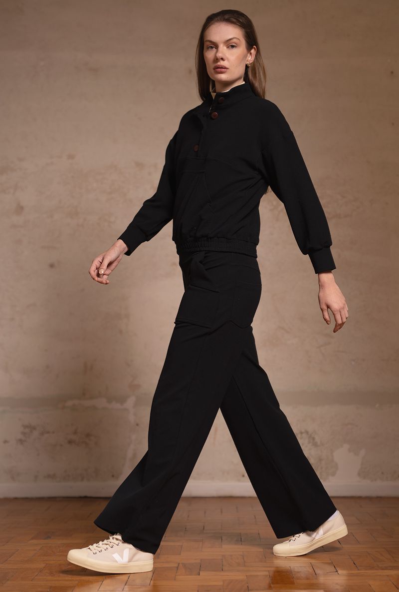 Preta-Blusa-Estelas-03.jpg