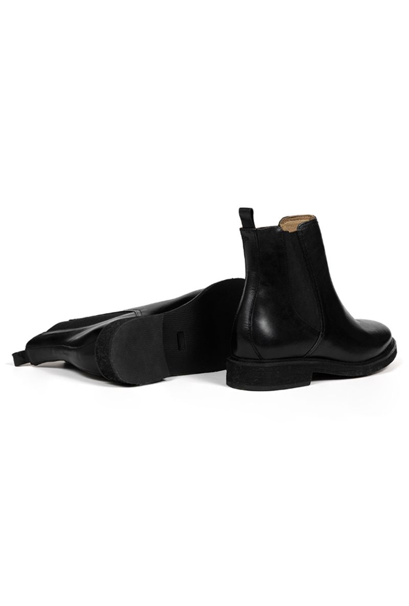 04-preto-Bota-maldivas.jpg