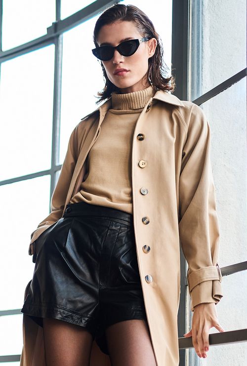 Shorts Couro com Detalhe Cós Manakara Preto