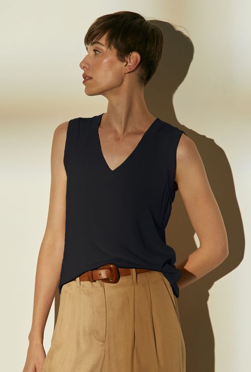 Regata Anzhu Decote V Preto