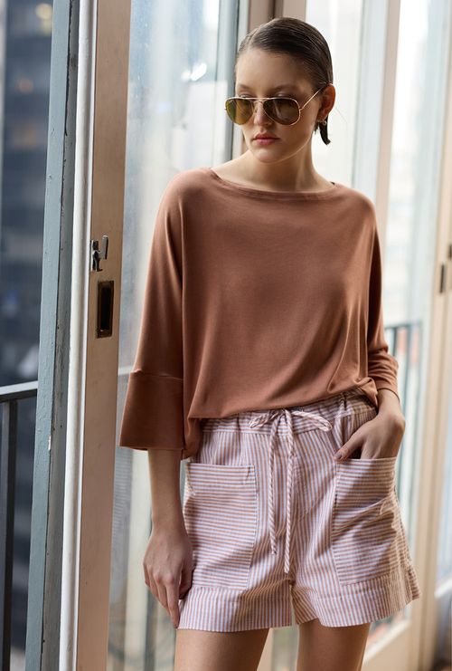 Shorts Girona Listrado Caramelo