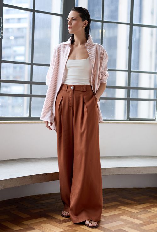 Calça Camager Pantalona Com Pregas Marrom