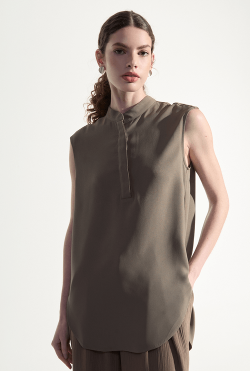 Blusa Gotland em Crepe Patou Gola Padre Oliva