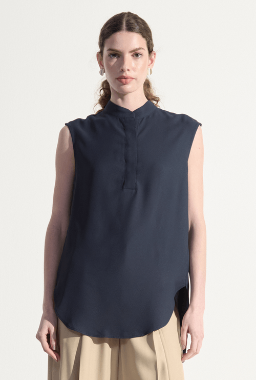 Blusa Gotland em Crepe Patou Gola Padre Azul Jeans