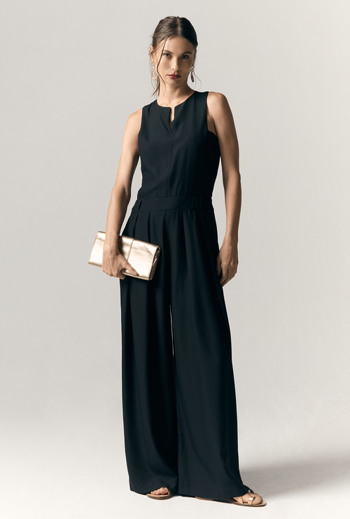 Macacão Gina Com Recorte Em Crepe Patou Preto