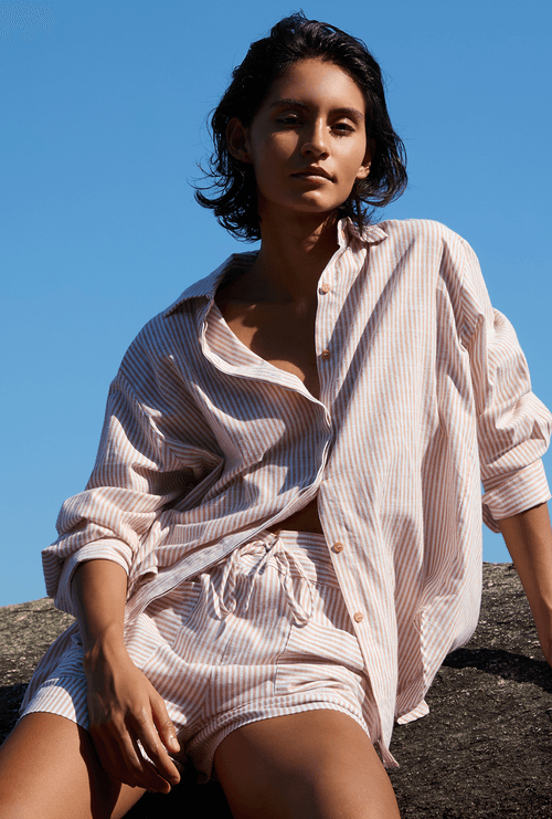 Shorts Girona Listrado Caramelo