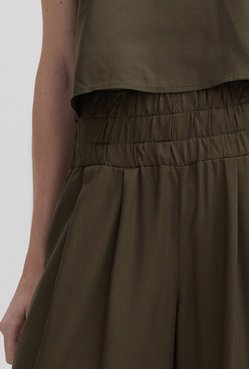 Calça Kalyves Lyocel Pantalona Verde Oliva