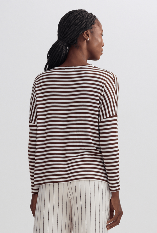 Blusa Peratia em Modal Ampla Listra Marrom
