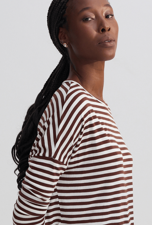 Blusa Peratia em Modal Ampla Listra Marrom